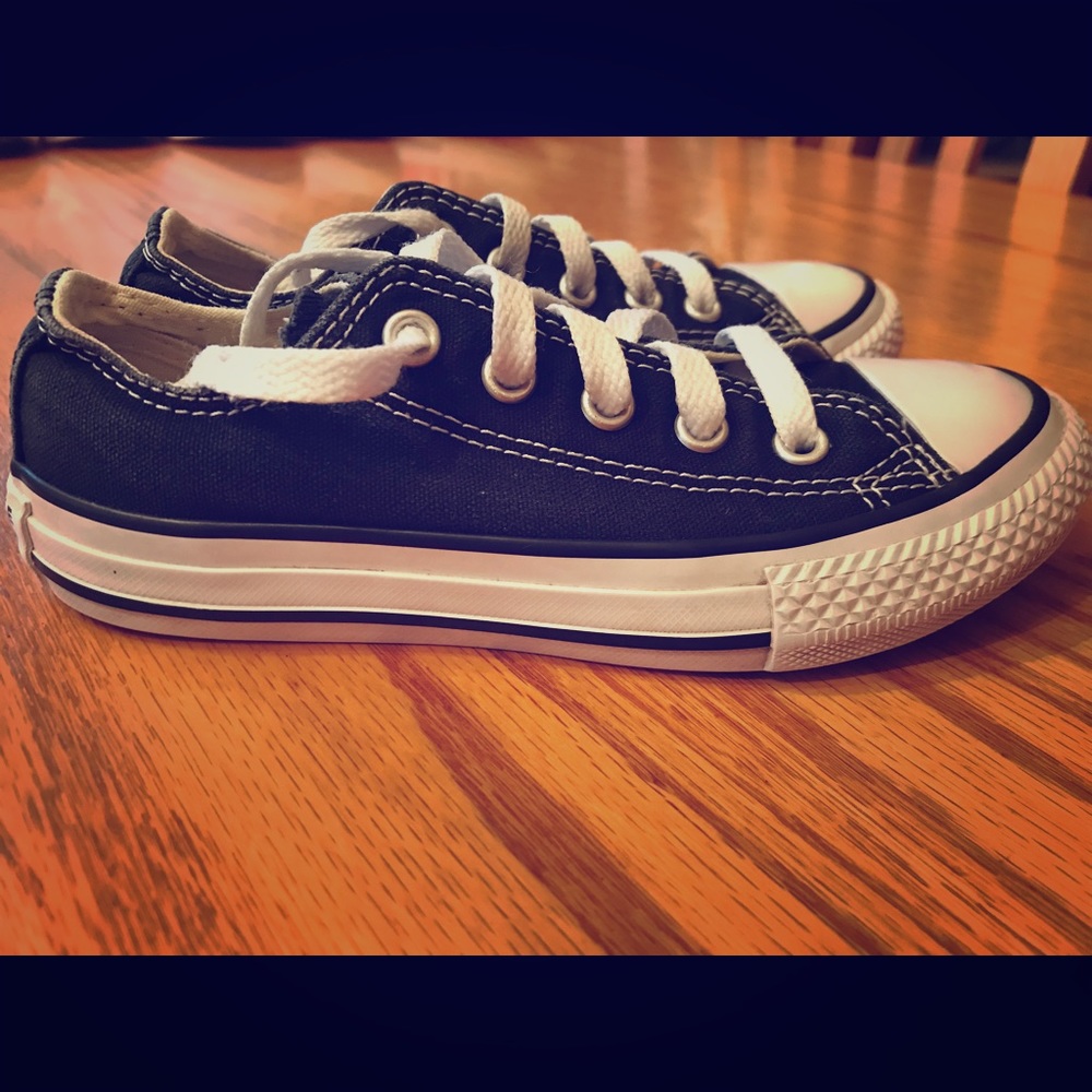 Little girls Converse